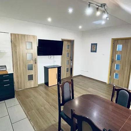 Pod Kasztanami - Biały Apartament