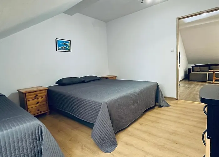 Pod Kasztanami - Bialy Apartman Ińsko